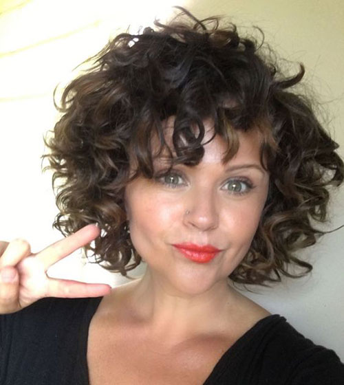 Bob Haircuts with Bangs for Curly Hair-15