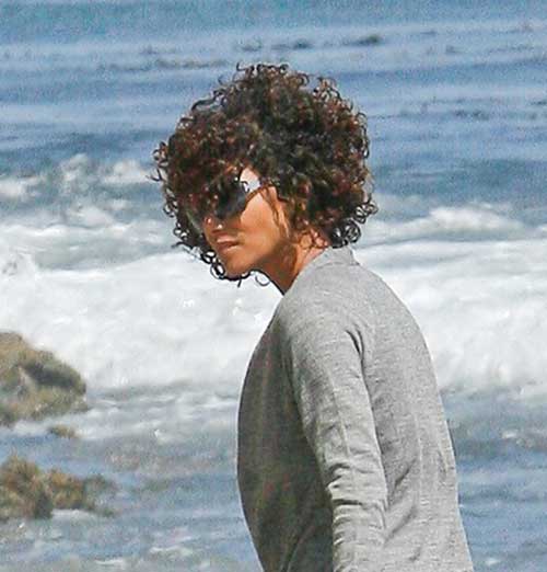Halle Berry Short Curly Hair-13