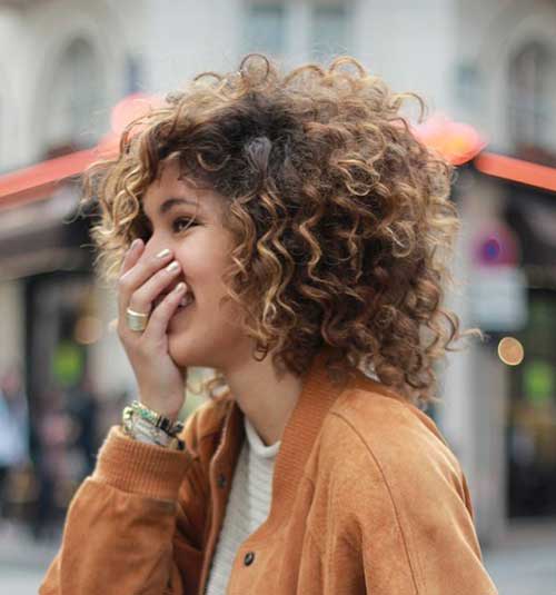 Cute-Thick-Bob-Curly-Hairstyles