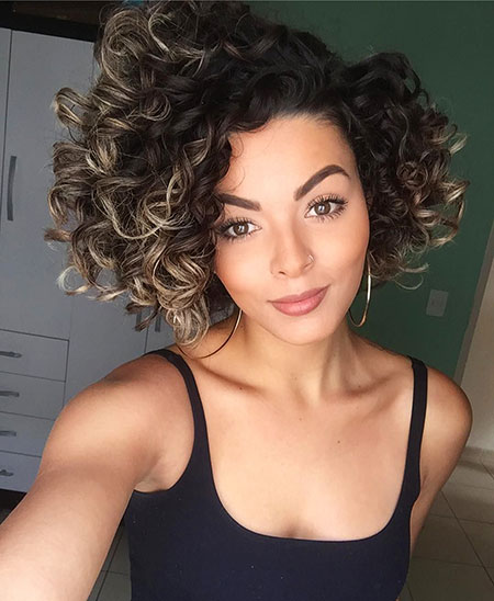 25 Gorgeous Short Naturally Curly Hair Ideas Short Hairstyles Haircuts 2019 2020