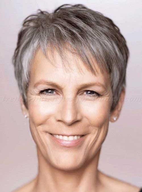 Short Haircuts for Women Over 50-13
