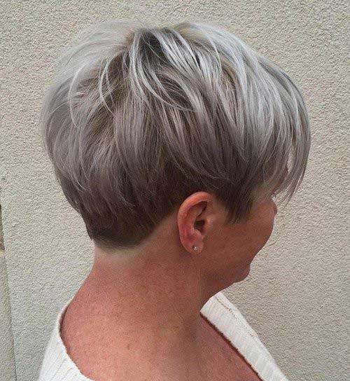6.Short Hairstyle for Older Women