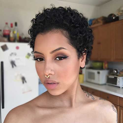 Short Hairstyles for Black Women-17