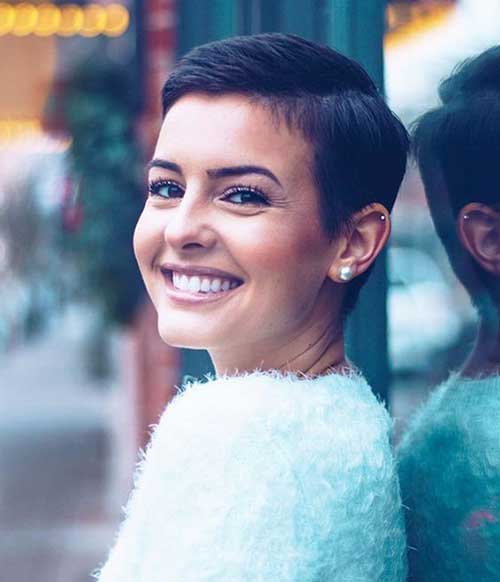 Short Haircuts for Round Face-14