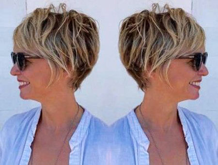 17-Short-Haircuts-for-Older-Women-401