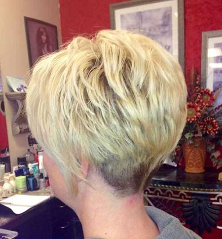 21-Short-Stacked-Wedge-Haircut-405