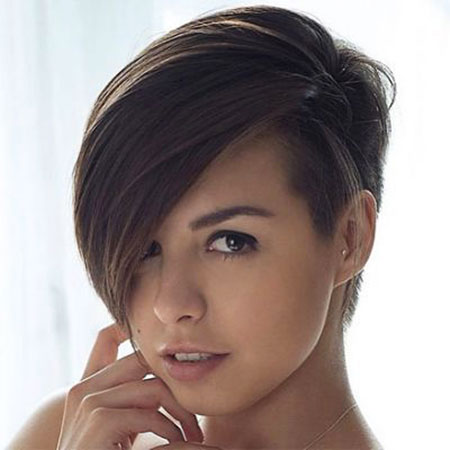 22-Short-Hairtyles-for-Oval-Shaped-Faces-629