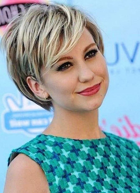 24-Short-Hairtyles-for-Women-with-Round-Faces-257