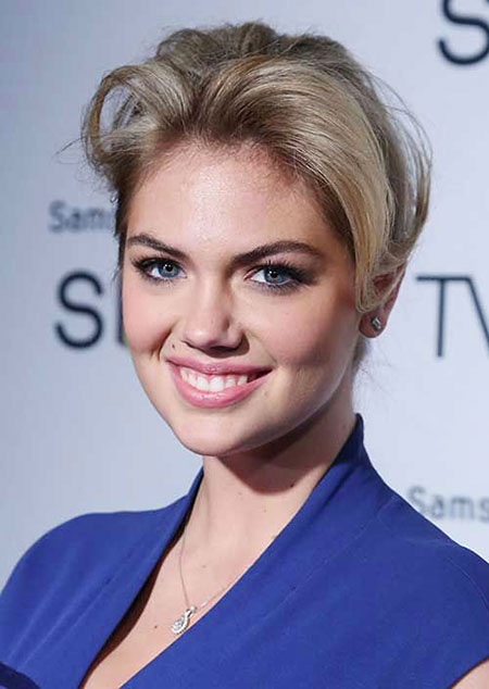 10-Short-Haircuts-for-Round-Faces-449