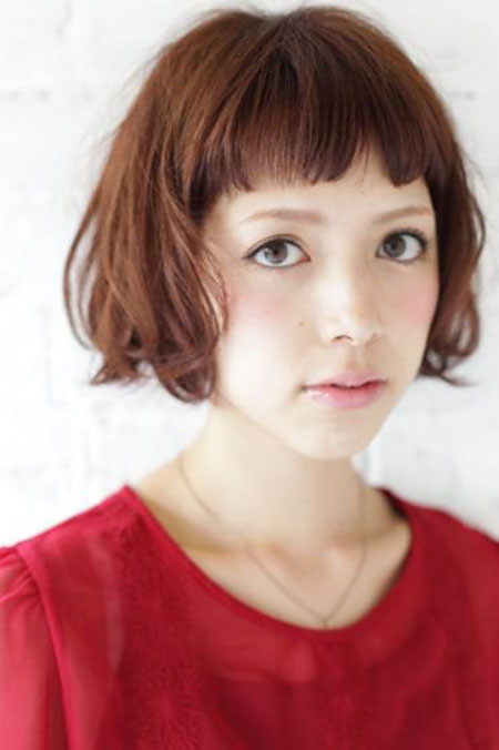 11-Short-Wavy-Hairtyles-with-Bangs-490