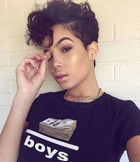 25-Short-Haircuts-for-Curly-Hair-2018-630