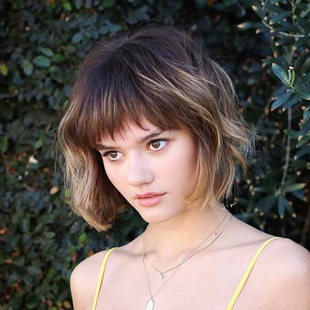 3-Short-Wavy-Hairtyles-with-Bangs-482