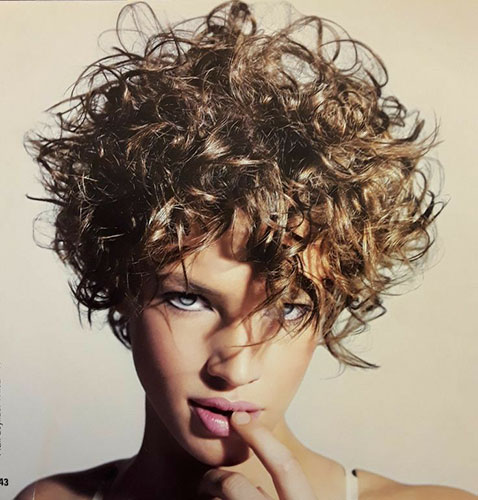 28-short-curly-hairstyles-with-bangs-17052019141028