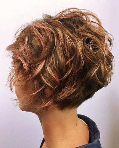 5-short-hairstyles-for-women-with-curly-hair-1705201914105