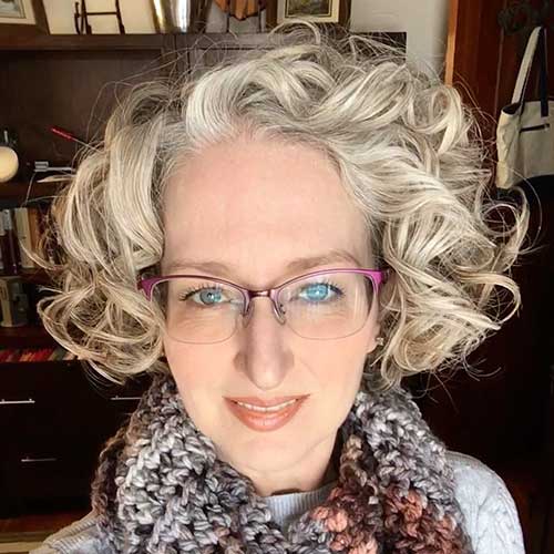 Short Hairstyles For Over 50 With Glasses