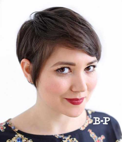 14.Short Hairstyle for Round Faces