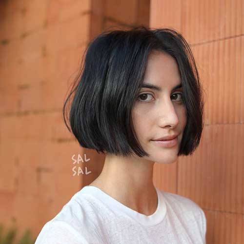 18.Cute Bob Hairstyle for Girls