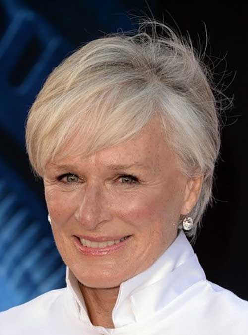 Short Modern Pixie Haircuts for Women Over 50-11