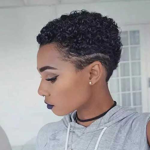 13.Natural Hairstyle for Short Hair