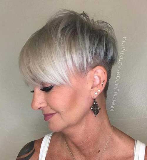 Short Straight Haircuts for Women Over 50-13