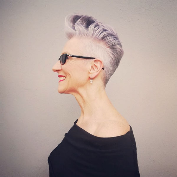4-mohawk-hairstyle-for-women-2206202010474